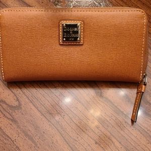 Dooney and Bourne wallet